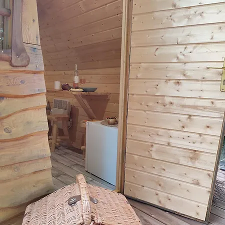 Kemping Insolite Magique & Privatif Canal De Nantes A Brest