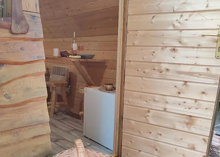 Kemping Insolite Magique & Privatif Canal De Nantes A Brest